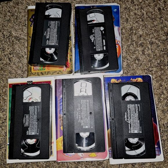 Disney VHS Movie Bundle Clamshell Vhs Lot Of 5 Bambi, Little Mermaid, Space Jam - Picture 4 of 5